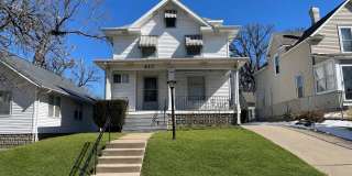 Cute & Retro 3 Bedroom Home in Midtown w/ Garage! Gallery 1