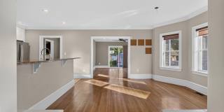 21 E REDMAN Avenue Gallery 21