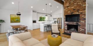 Mid-Century Modern Three Bedroom in Happy Valley! Mid-Century Modern Three Bedroom in Happy Valley! Gallery 8