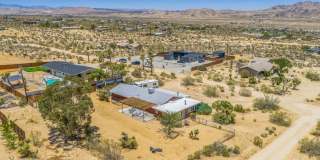 3 Bedroom 1.5 Bath Modern Farmhouse near JT National Park * MOVE IN SPECIAL* Gallery 38