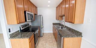 MOVE IN SPECIAL! $750 off first month rent! 2BR/1.5BA Condo! 2 parking spaces Gallery 8