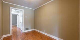 2315 Auburn Street - 2 E Gallery 11