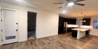 Charming 2BR  2 Full Bath 2 Covered Car Garage Condo in Phoenix near TSMC plant Gallery 24