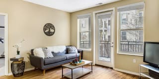 Uptown Lake Apartments Gallery 8