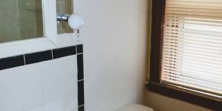 Charming 2 bedroom/1 bathroom.  Available Now, 1st MONTH FREE!! Gallery 10