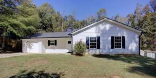 Room in 3 Bedroom Home at Navajo Trl Gallery 1