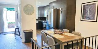 Seasonal Short-Term Venice Island Townhouse Steps from Venice Beach! Gallery 29