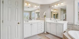 Elegant Home on Premium Lot in Piedmont South Stunning 4-bed, 4.5-bath home with 4,300+ sq. ft. Gallery 18