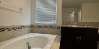 Spacious 5-Bedroom Riverview Home Gallery 19