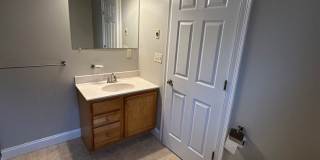 Beautiful Townhouse in NEW NORTH END Burlington 3BD/4BA Gallery 20