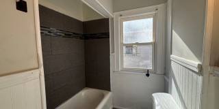 Spacious 2BR + Den with Huge Deck & Hardwood Floors Gallery 14