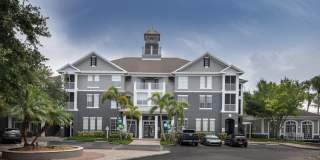 9415 Crescent Loop Circle Gallery 1