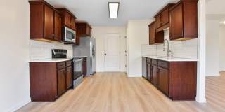 Pet Friendly Three Bedroom with Bonus! Gallery 10