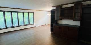 Large 4 Bedroom House in Iowa City Gallery 17