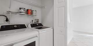 3134 Hibiscus St Gallery 21