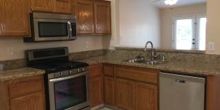3+2 in Riverlakes - Ready Now!  PRICE REDUCTION - $2250 Rent Gallery 9