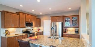 Exquisitely Beautiful Home with 3 bed and 2.5 Bath Gallery 8
