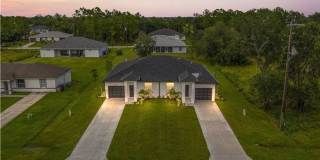 Spacious 6BR Duplex in Lehigh Acres Gallery 1
