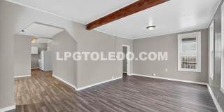 3905 Peru St. Gallery 20