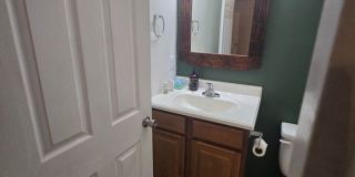 Spacious 2-Bedroom Townhome – End Unit with Private Deck & Garage Gallery 20