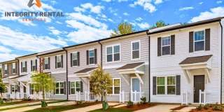 BEAUTIFUL 3BD/2.5BTH Townhome - MALLARD CREEK - AVAILABLE MAY/JUNE 2026 Gallery 1