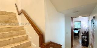 1033 SW 9th Ct Gallery 13