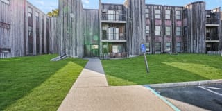 Lynwood Pointe Apartments Gallery 3