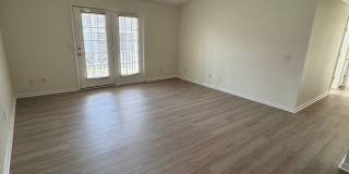 1115-F Old Ebenezer Rd. Gallery 1