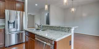 Lovely Townhome with 2 Car Garage Lovely Townhome with 2 Car Garage Gallery 16