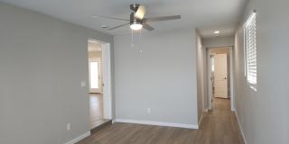 2203 E Devonshire Ave Gallery 17