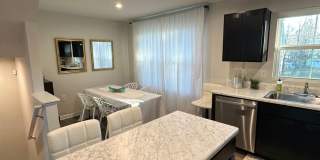 FULLY FURNISHED like-new Townhouse w/ Garage Gallery 9