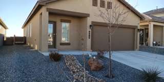 Beautiful 3 bedroom, 2 bathroom in Rio Rancho! Showings available NOW! Gallery 1