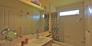 10201 Chapman Oak Court Gallery 16