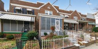 Newly Renovated 5BR/2BA Rowhome Gallery 1