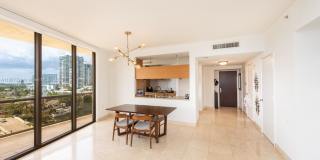 16275 Collins Avenue Gallery 11