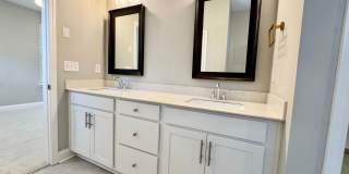 2 Bed, 2 Bath Condo with Garage Close to Downtown Franklin Gallery 15