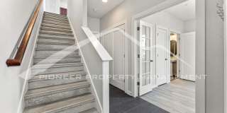 Beautiful Townhome with Central A/C and Two Car Garage! Gallery 4