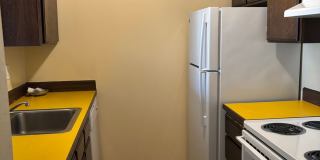 1 Bedroom Condo close to Washington Square with seasonal outdoor pool and move in special! Gallery 3