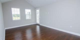 Stunning Condo with Garage space Stunning Condo with Garage space Gallery 10