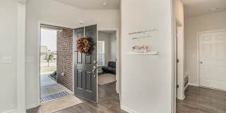 Beautiful 5-Bedroom Home in Brixworth Neighborhood with 2 Community Swimming Pools & Walking Trails Gallery 7