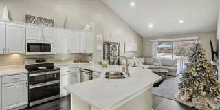 2 BED 2 BATH CONDO NEAR BEACH Gallery 1