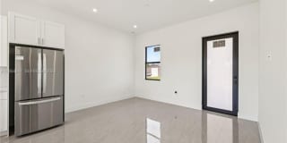 4402 E 19th Street Gallery 4