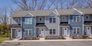 3 Bedroom 2.5 Bathroom Townhome for Rent in Elkton! Gallery 1