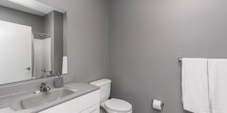 Fully Furnished Townhome Blocks Away From Downtown Gallery 25