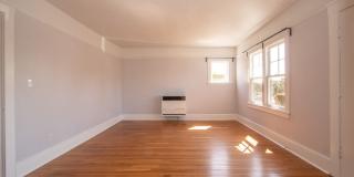 Charming North Park 2 Bedroom with Washer/Dryer, Backyard & Parking! Gallery 6