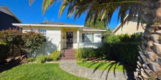 Charming Mid-Century Bungalow  Updated Cottage in the Heart of Downtown Sonoma ~340 Church Street Gallery 1