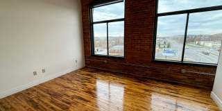 421 Broad Street Gallery 18