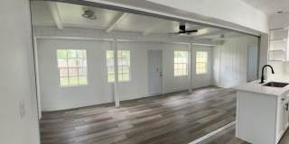 402 NE Armory Circle Gallery 4