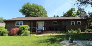 Bright & Spacious 2-Bedroom Home in Massanutten Gallery 1