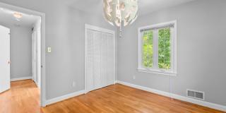 Modern Comfort & Prime Location in Alexandria! Gallery 13